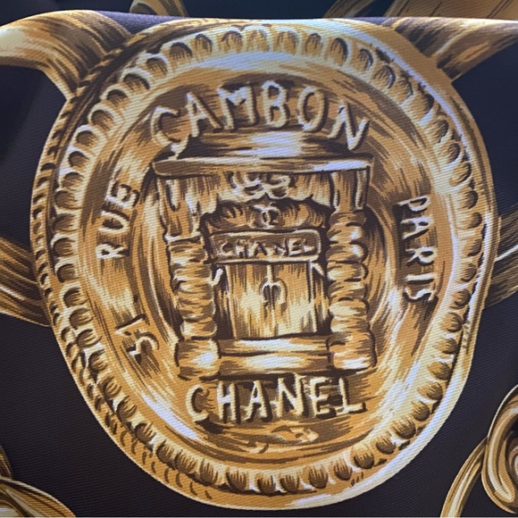 RARE CHANEL Large Silk Scarf AUTHENTICATED - Picture 12 of 14